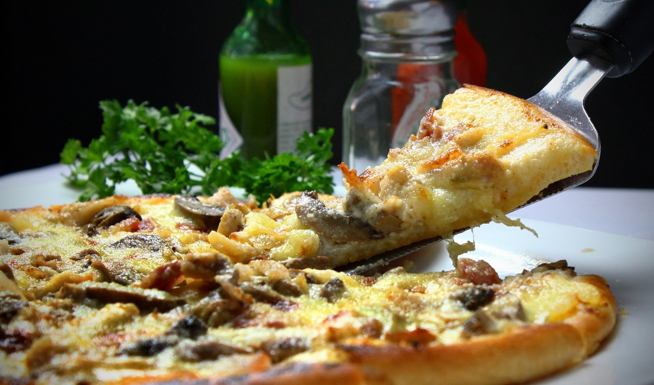 Čas vyzkoušet trošku jinou pizzu: Bizarní chuť, nebo skvělý nápad?